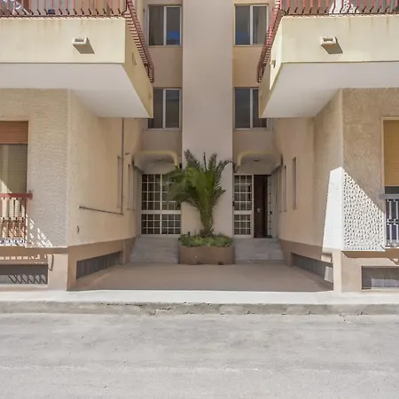 Lido Piccolo Apartment *